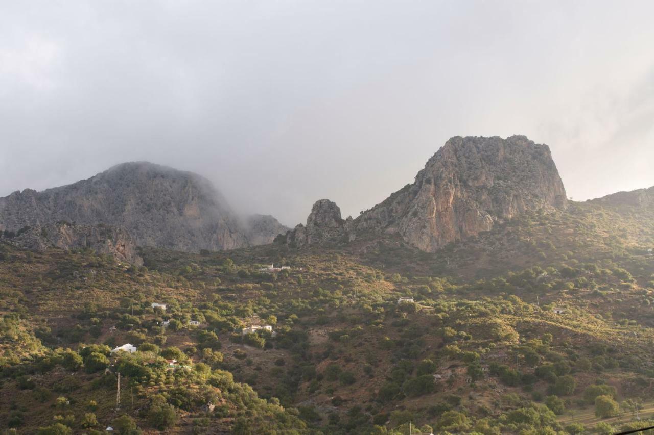 Lagar Del Chorro Junto Caminito Del Rey Piscina Y Baloncesto 아파트 외부 사진