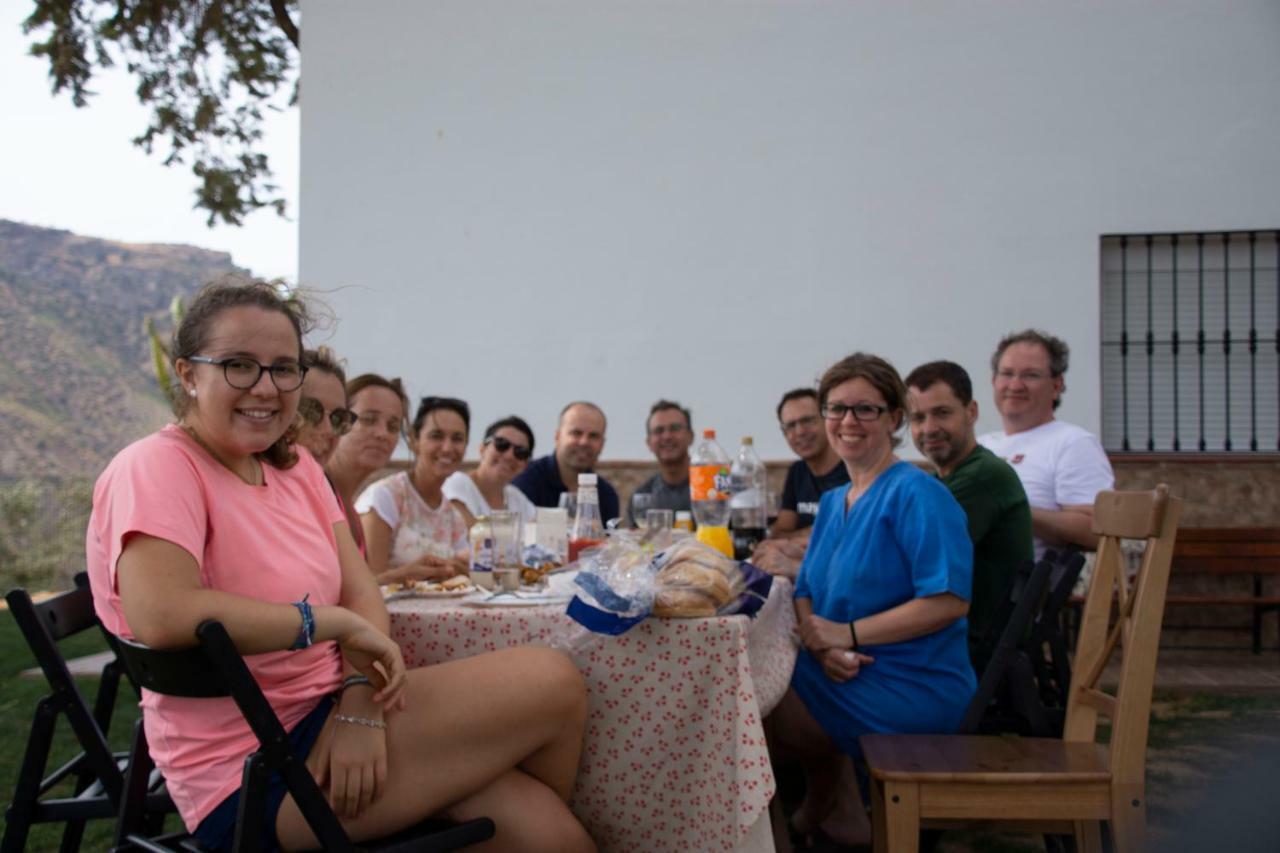 Lagar Del Chorro Junto Caminito Del Rey Piscina Y Baloncesto 아파트 외부 사진